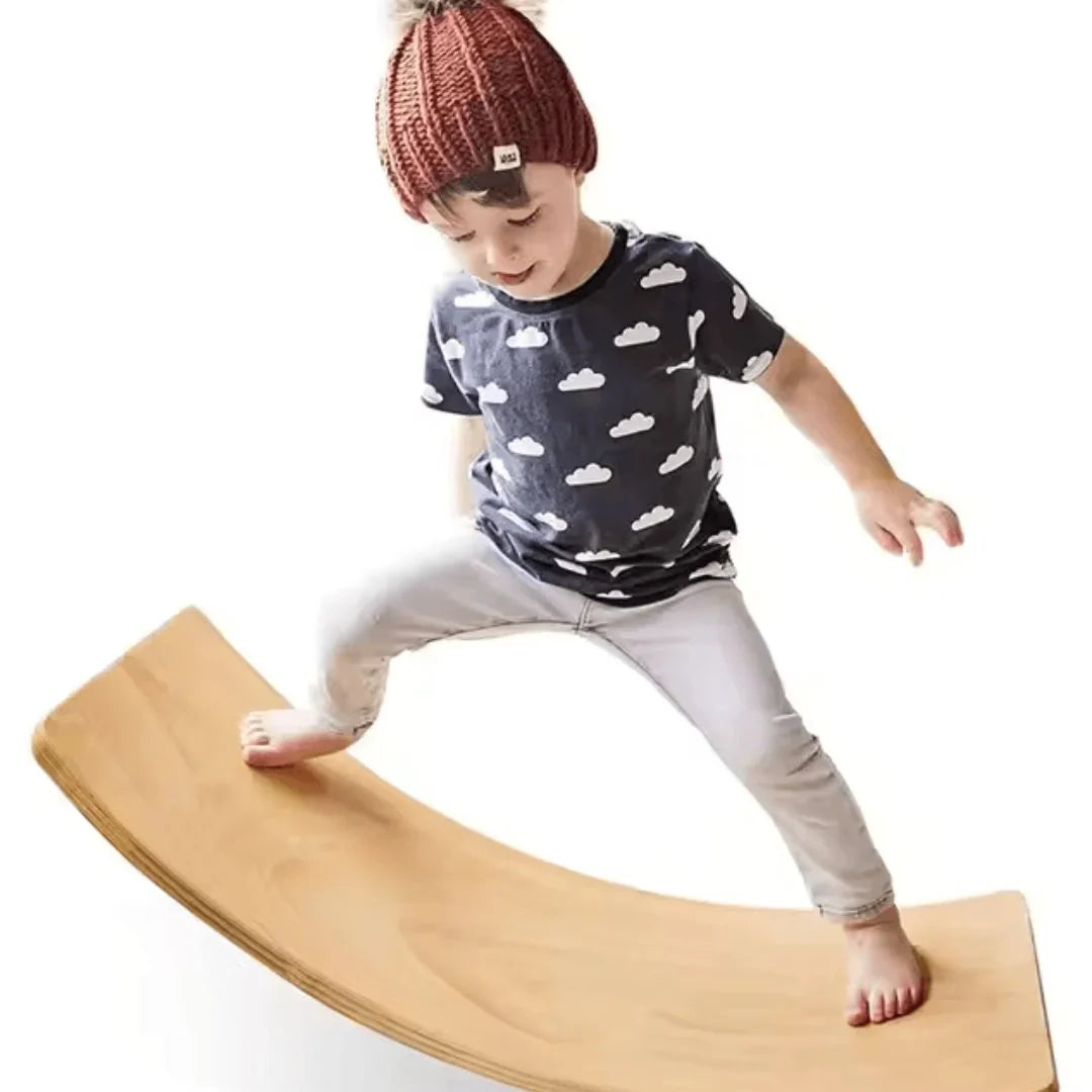 BalancePlay– Drewniana deska równoważna dla dzieci powyżej 18 lat – stymuluje równowagę, siłę mięśni i kreatywną zabawę