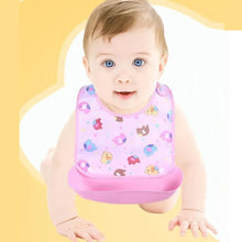 NibbleCatcher – silikonowy śliniaczek dla niemowląt z tacką do chwytania dla dzieci od 6. miesiąca życia – wspiera samodzielne jedzenie i posiłki bez bałaganu