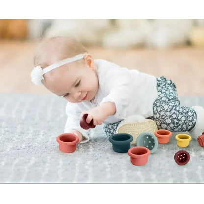 NestieCups – Montessori – Kubeczki do układania w stosy dla dzieci od 1 roku życia – wspomagają rozwój małej motoryki i wczesnej orientacji przestrzennej