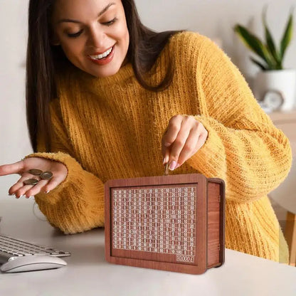 MoneySaverBox – Drewniana, ręcznie robiona skarbonka